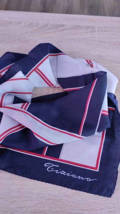 Дамски копринени шалове