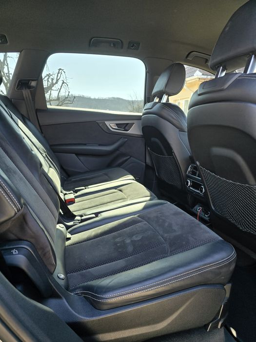 Vând Audi Q7 Quattro S-line/7 locuri