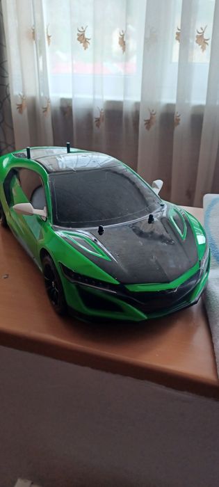 Autmodel 1/10 Tamya drift 4x4 WD cu lumini  fata-spate pret 800 ron n