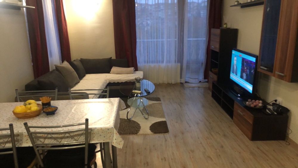 Дава се под наем Двустаен апартамент в Велико Търново, Стара част - 70 кв.м за 357 € - Снимка #1