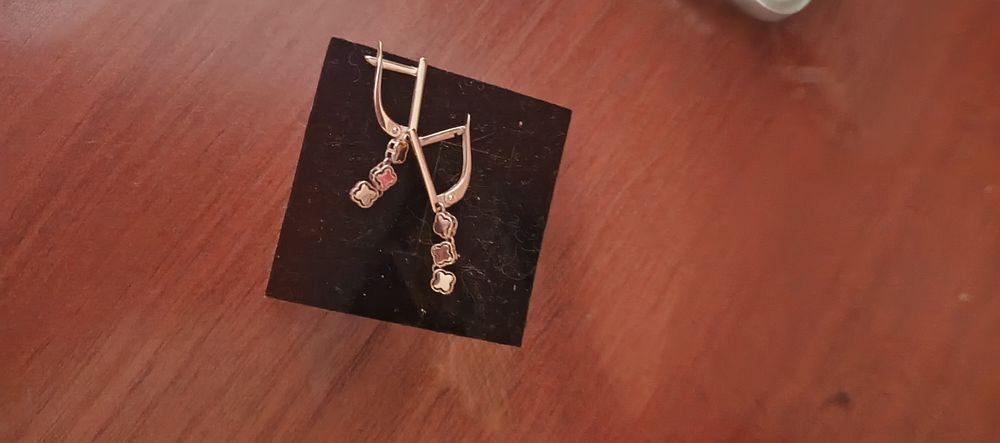 Продам серьги золотые, 585