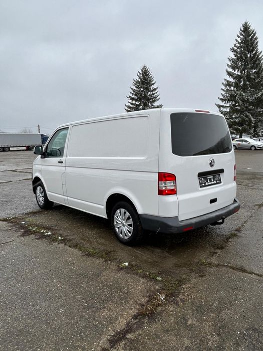 Vând vw transporter t5 2.0 tdi cu 3 locuri în acte. 2010