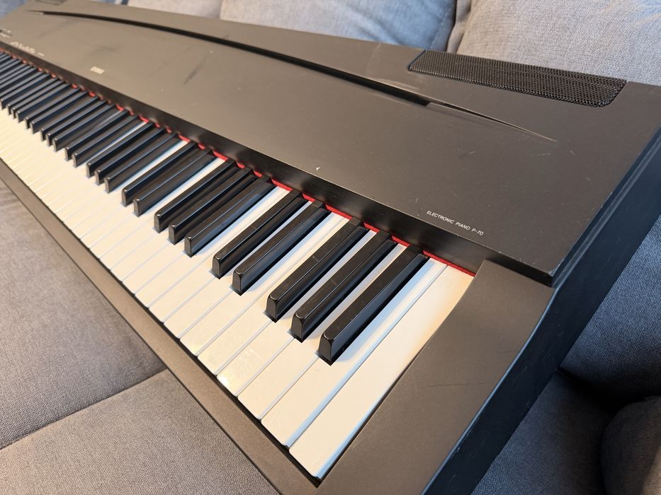 Pian digital Yamaha P-70