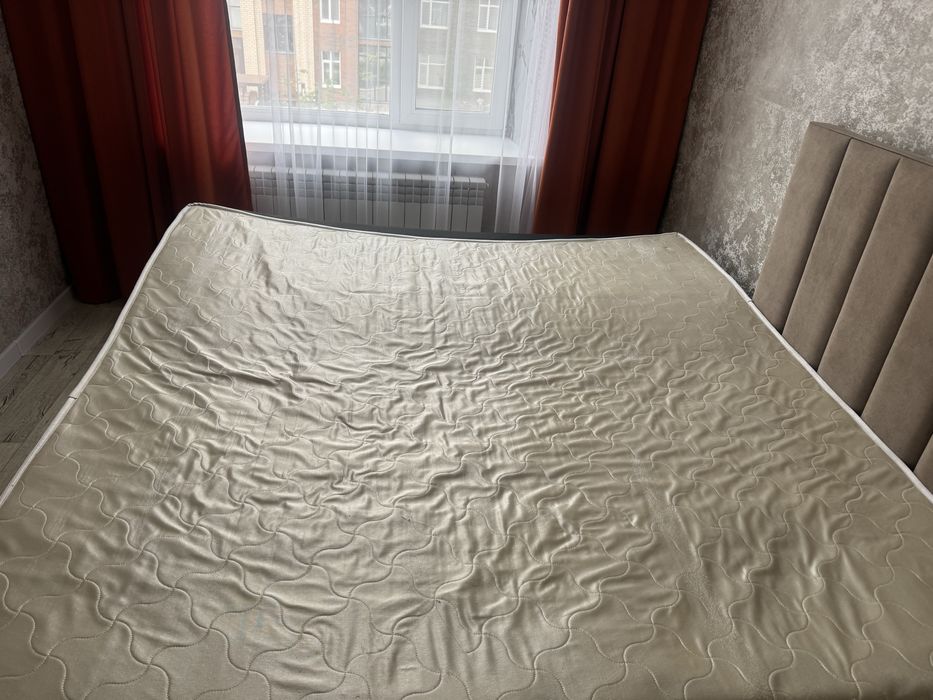 Продам матрас 200* 200