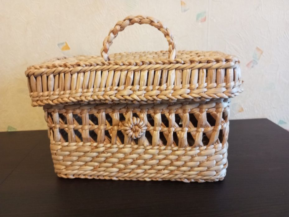 Плетена кутия с капак,  голяма