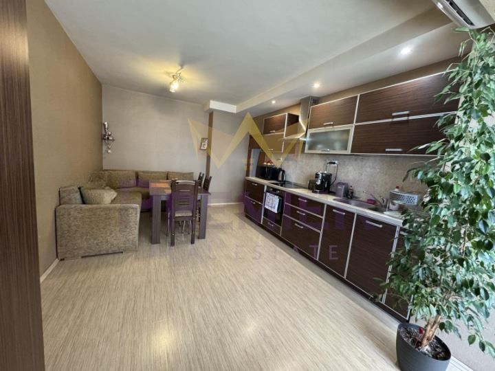 Продава се Тристаен апартамент в Варна, Трошево - 70 кв.м за 2572 €/кв.м - Снимка #1