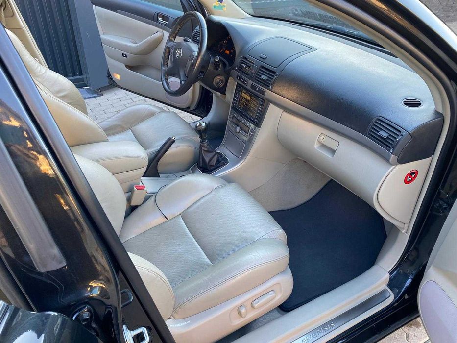 Toyota Avensis T25 D-CAT 2.2 facelift din 2007