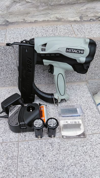HITACHI NT 50GS GAS Акумулаторен такер с газ