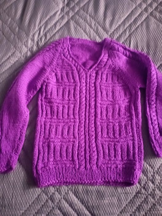 Ръчно плетиво , блузки ,чорапки и буйки за наи малките