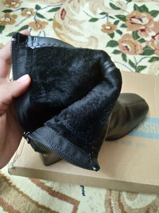 Ayollar etigi sotiladi