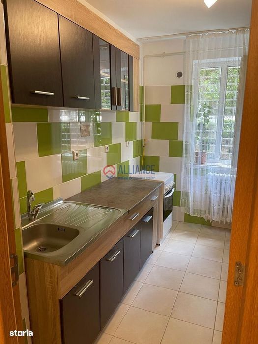 Chiar vizavi de City Park Mall, 2 camere, cu contract ANAF