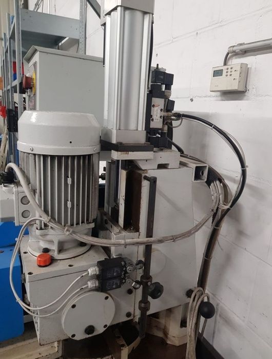 Полуавтоматичен вертикален циркуляр за метал MACC NTM 350S