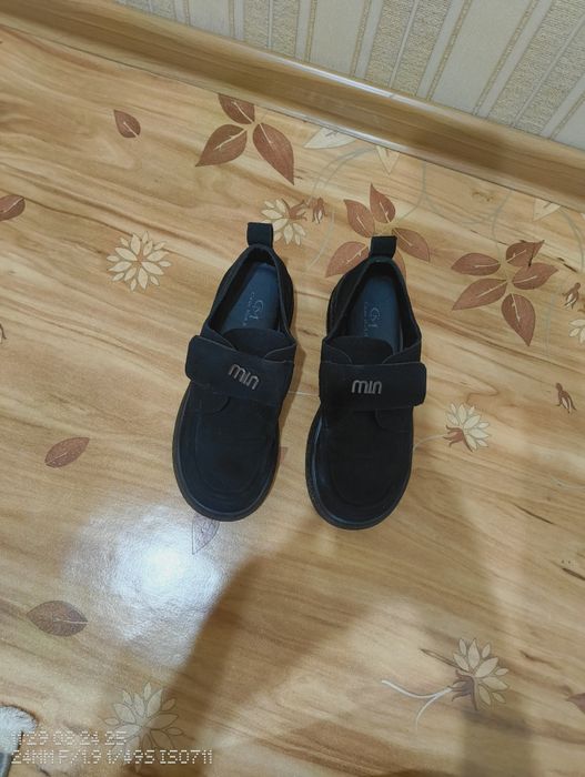 Продаю туфли женские