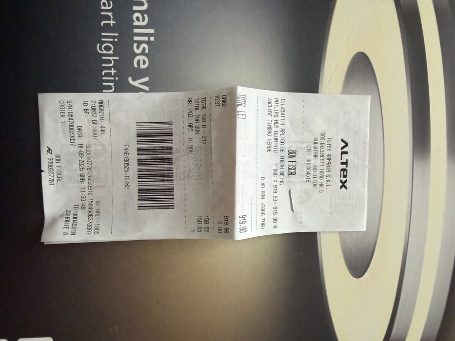 Plafonieră Philips Hue Being – nouă, smart