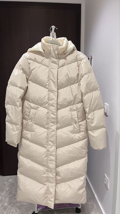 GUESS ново яке с етикет S размер