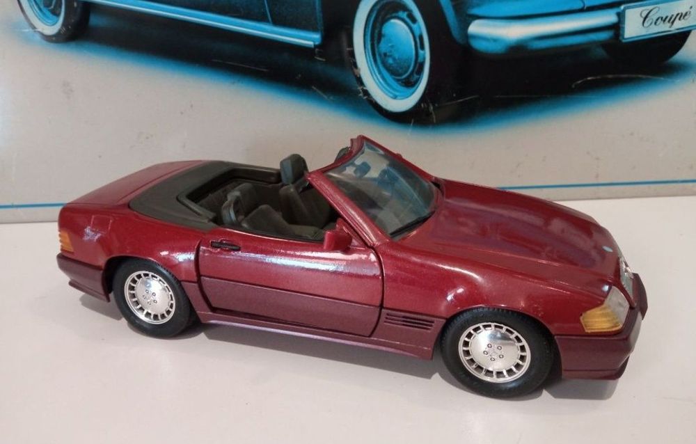 Mercedes Benz 500SL bburago scara 1:18

Scara 1:18

Thailanda

Po