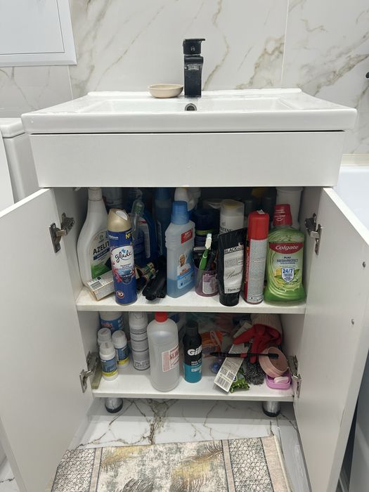 Ванная раковина со шкафом