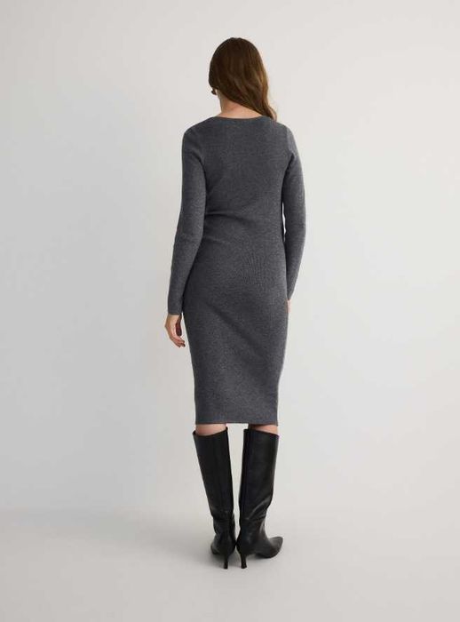 Нова рокля Reserved сива, с вълна