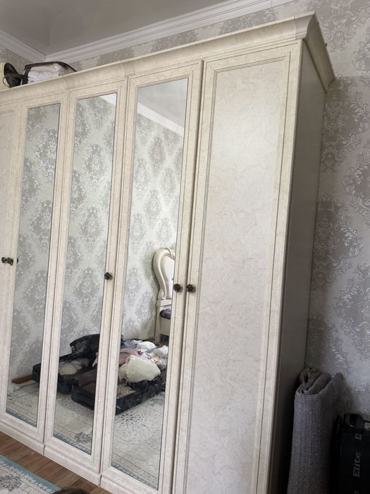 Спальный гарнитур и детский комод