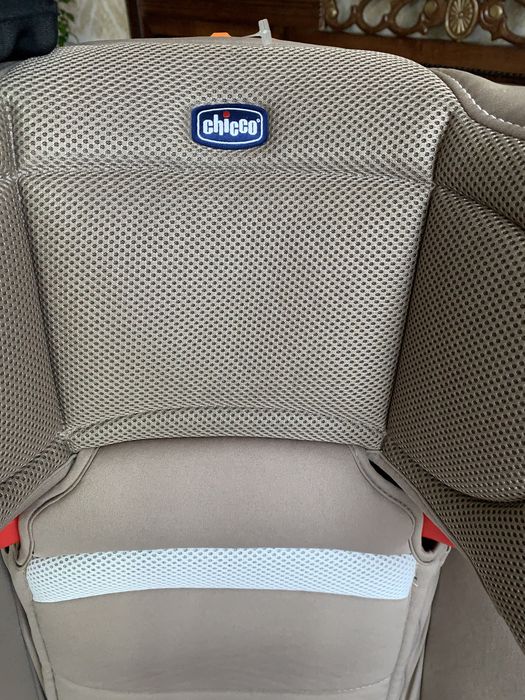 Автокресло детское Chicco (Range Rover Evoque и др.кроссоверы идеально