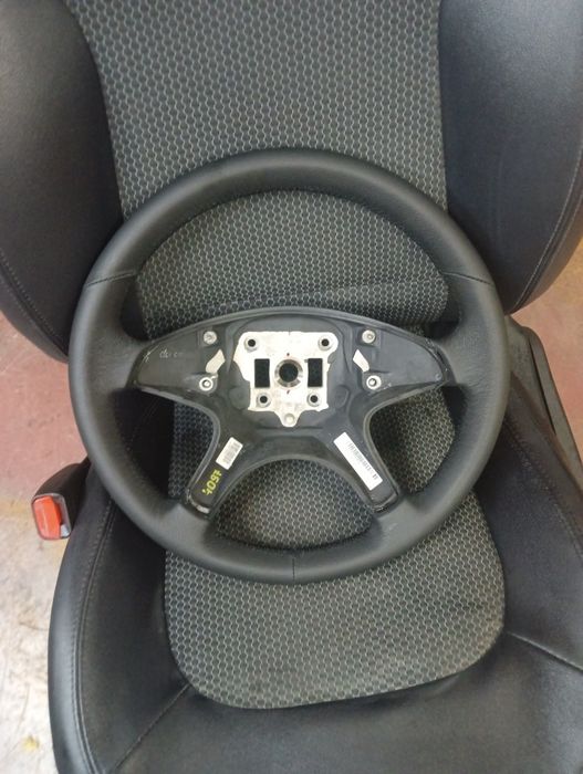 Претапициране на волани и седалки