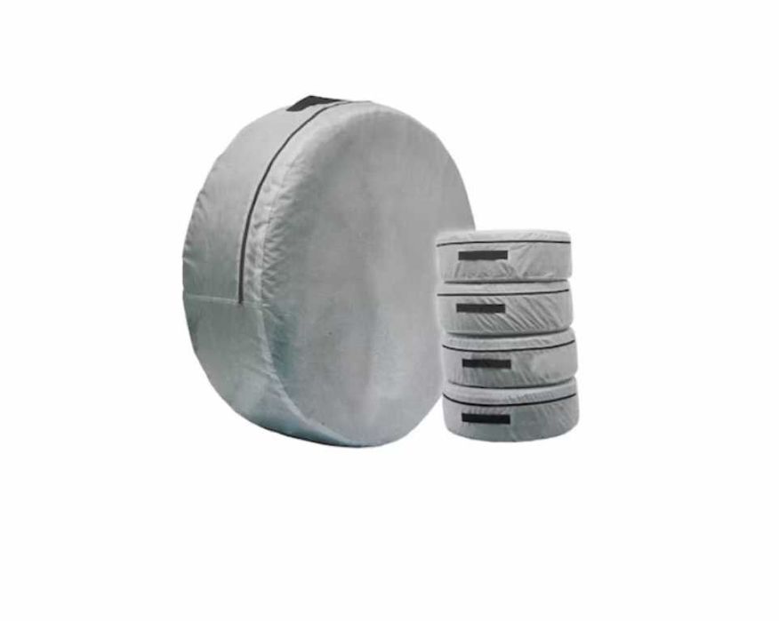 Калъф за съхранение на резервна гума в багажника - 1 брой.