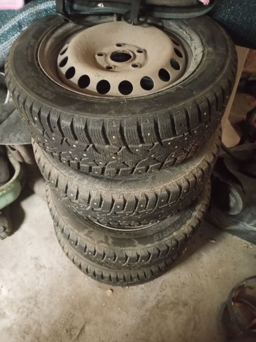Продам зимние шины с дисками