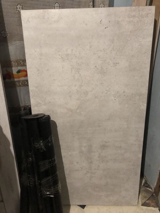 Срочно продам кухонный стол