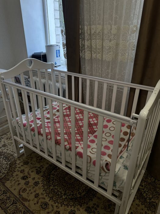 Продам кроватку маятник