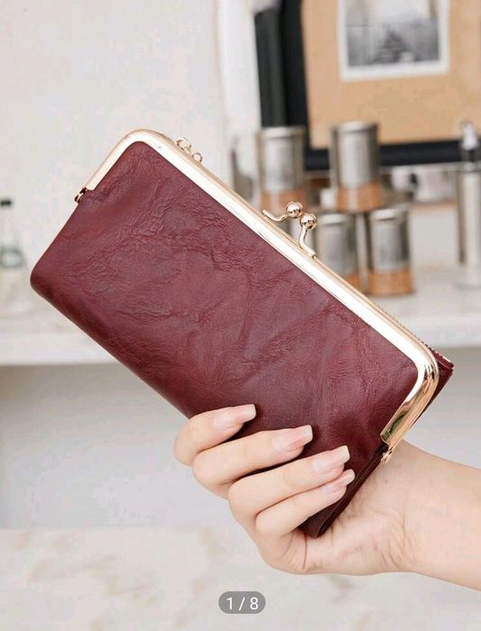 Разпродажба на дамски портмонета