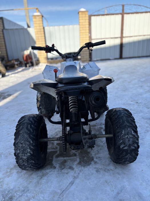 Квадроцикл 50 куб тянет очень хорошо