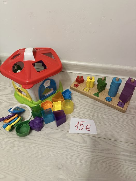 Продавам контейнер с детски играчки