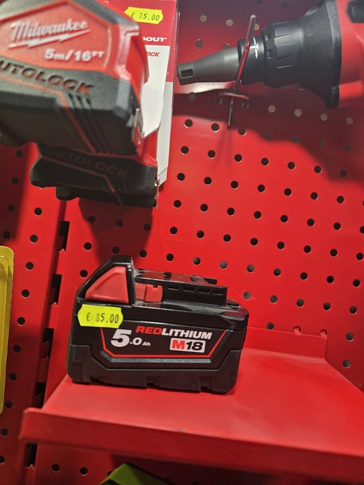 Акумулаторна батерия Milwaukee M18B5, 18 V, 5 Ah, литиево-йонна