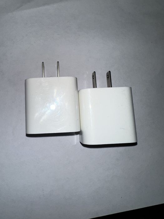 Оригинальное зарядное устройство Apple iPhone 20W (б/у)