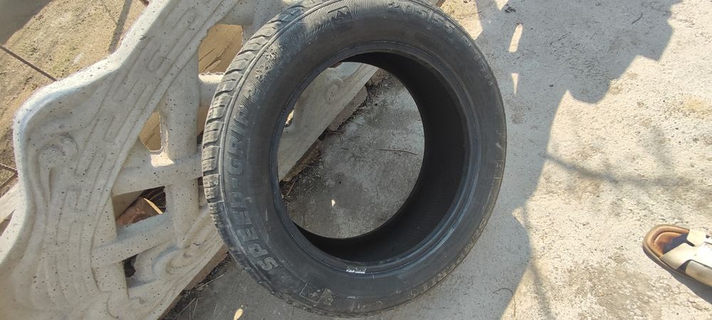 Шины зимние 2 штуки