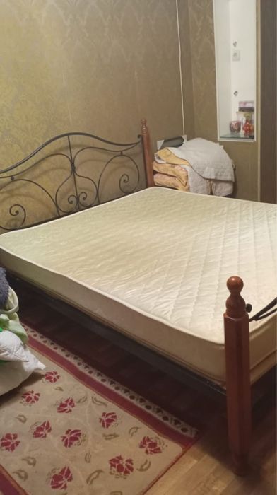 Двух спальный кровать. БУ . Отличном состоянии