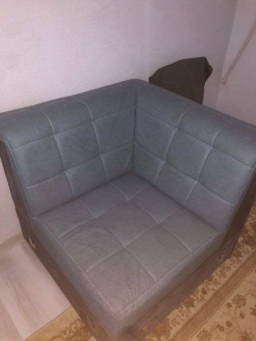 Срочно продаётся уголок диван