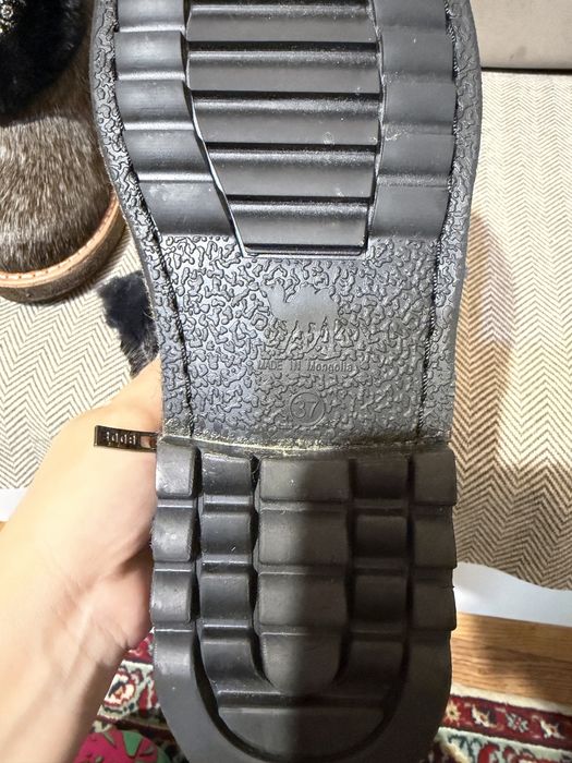 Продам унты новые