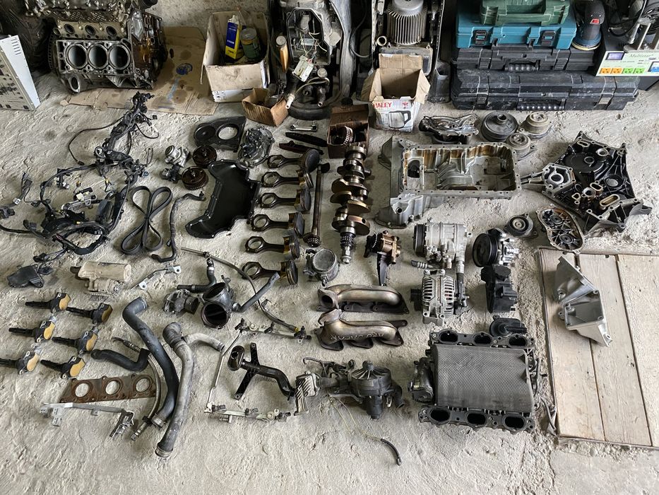 * запачсти на мотор Mercedes 272 разбор в хорошем состоянии