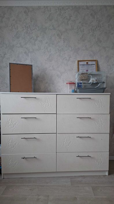 Продам большой комод