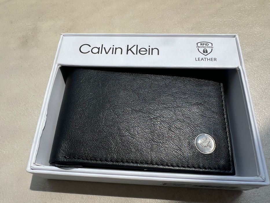 Calvin Klein оригинален портфейл