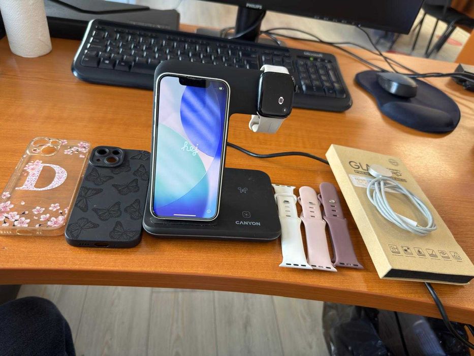 iPhone 13 mini / Apple watch 7 / стойка за зареждане