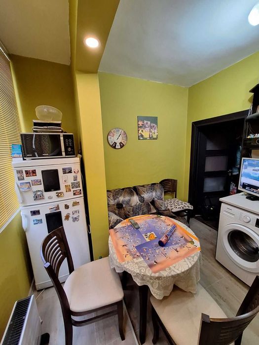 Продава се Тристаен апартамент в Варна, Базар Левски - 68 кв.м за 2059 €/кв.м - Снимка #2