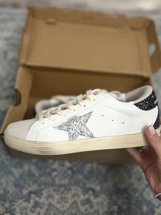 Adidasi Golden Goose noi marimea 38
