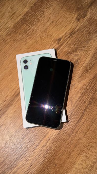 Продам IPhone 11