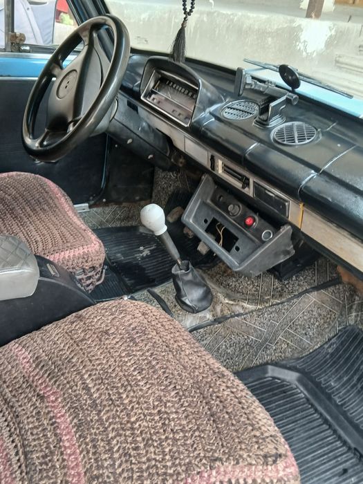 Vaz 2102 sotiladi rangi kok