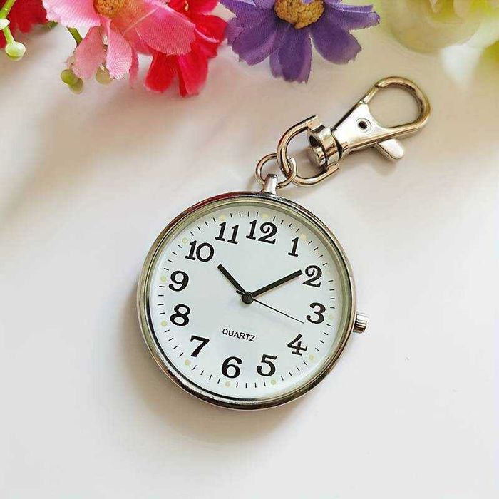 Ceas de mana sau buzunar curea piele sau lantisor. Pret 10 lei.