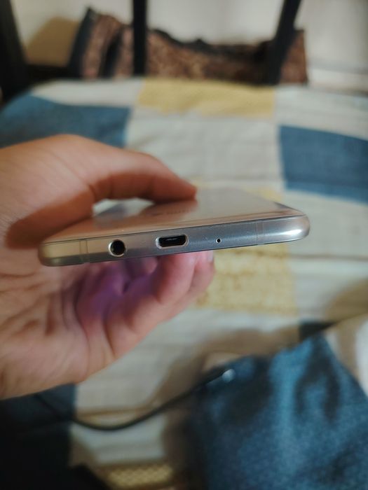 Samsung galaxy J7 srochno sotiladi