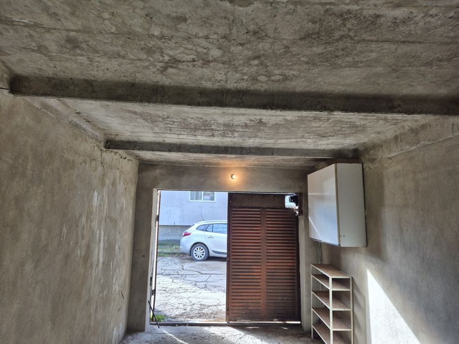 Дава се под наем Гараж / Паркомясто в Габрово, Младост - 20 кв.м за 51 € - Снимка #2