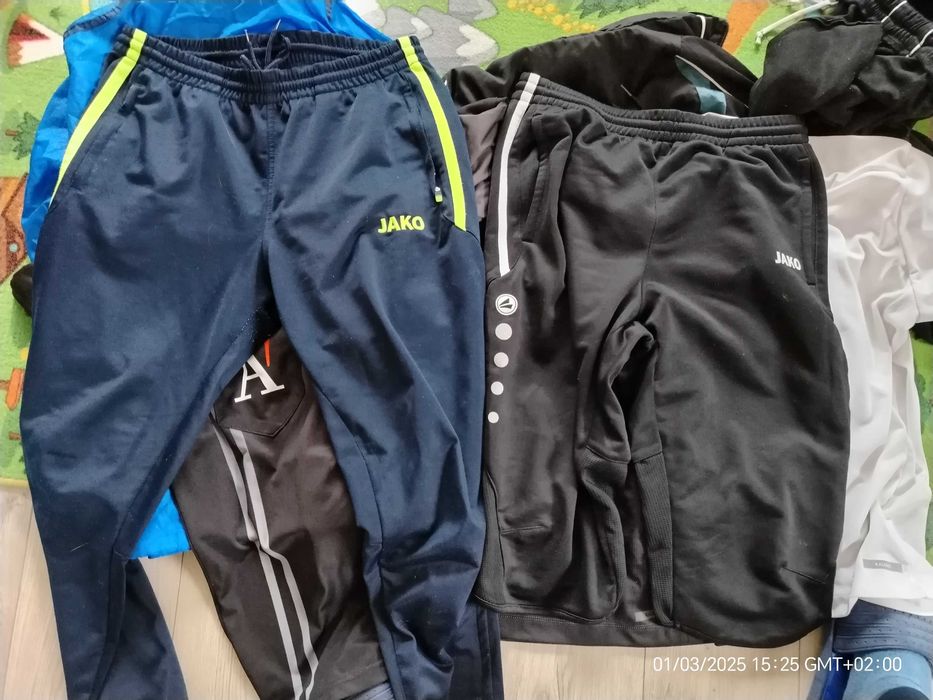 РАЗПРОДАЖБА Съдийски екипи - ветровка, анцузи, накитници